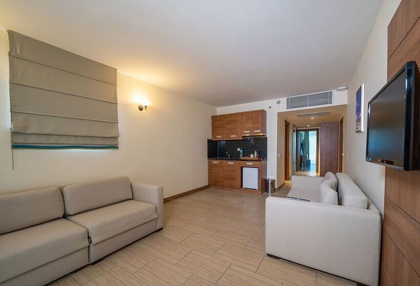 ファミリールーム, Liberty Lykia