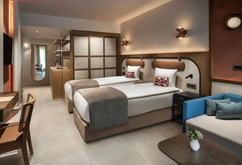 デラックスファミリールーム, Liberty Lykia