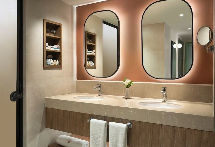 デラックスファミリールーム, Liberty Lykia