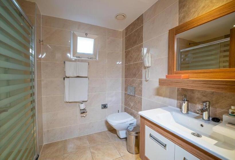 ファミリールーム, Liberty Lykia