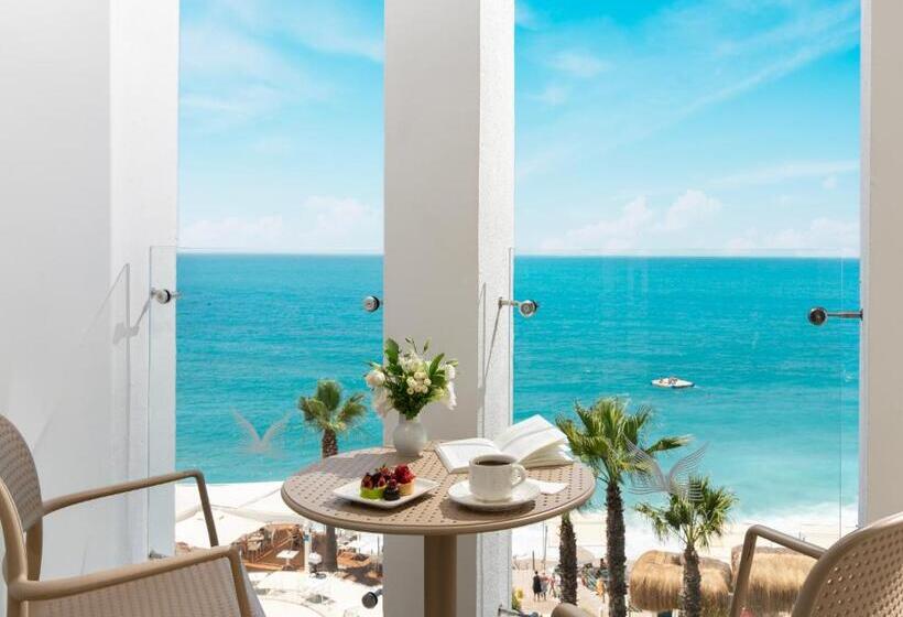 オーシャンビューのデラックストリプルルーム, Liberty Lykia