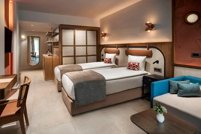 デラックスファミリールーム, Liberty Lykia