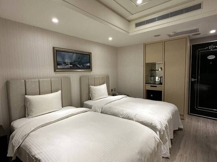 اتاق لوکس, Link World