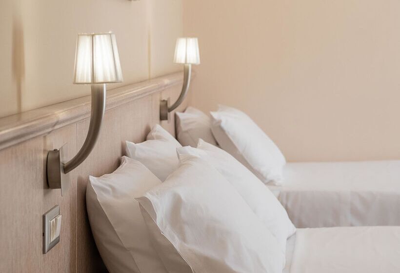 패밀리 룸, Magda