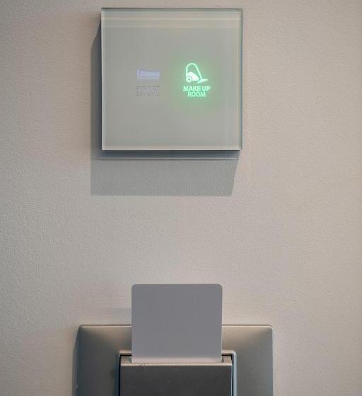 디럭스 룸, Magda