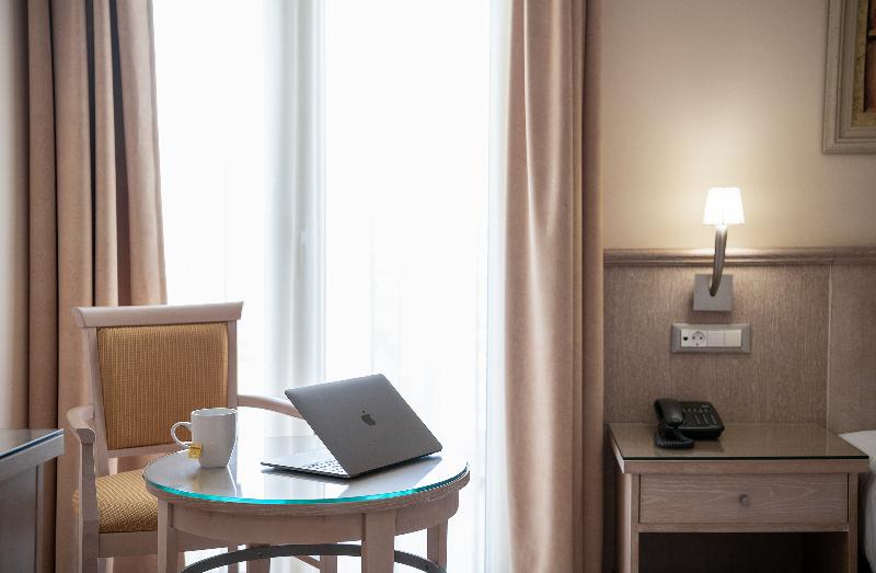 스탠다드 싱글 룸, Magda