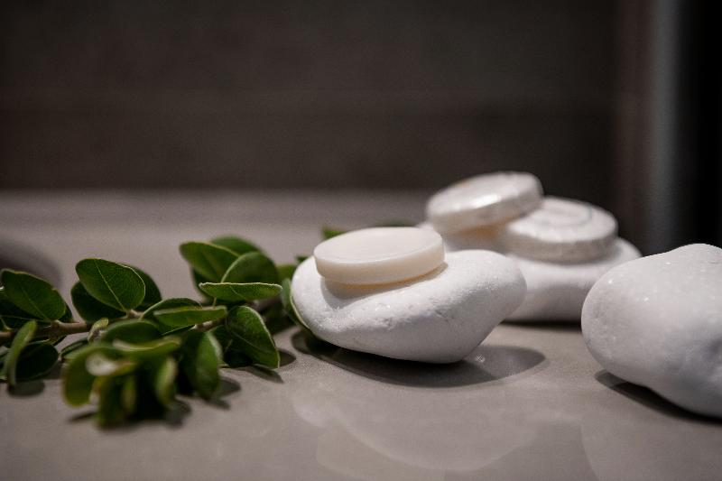 디럭스 룸, Magda