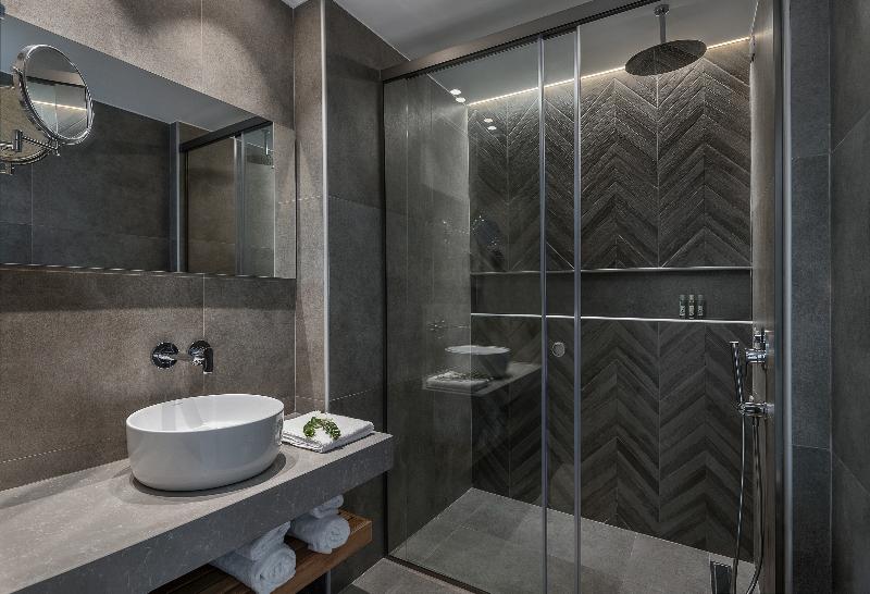 디럭스 룸, Magda