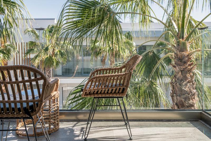 디럭스 룸, Magda