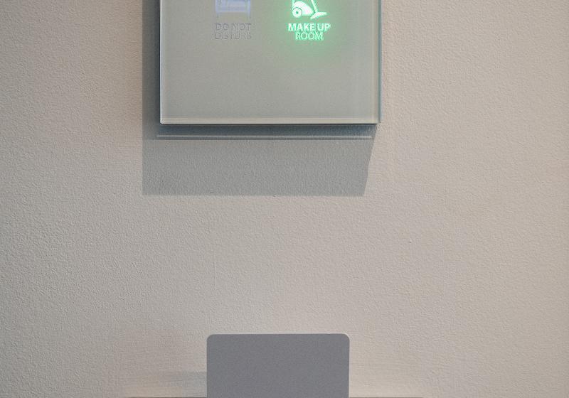 디럭스 룸, Magda