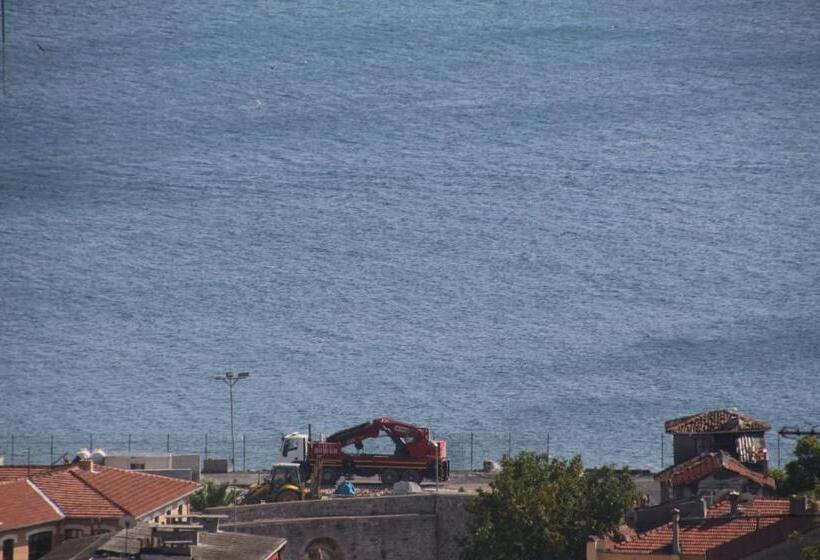 اتاق سوپریور با چشم‌انداز دریا, Mina Hotel   Special Category