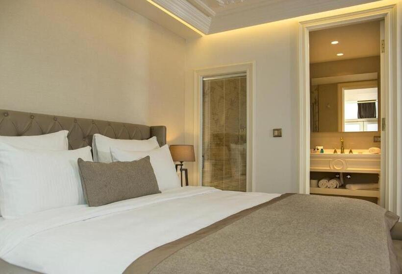 سوییت با چشم‌انداز دریا, Mina Hotel   Special Category