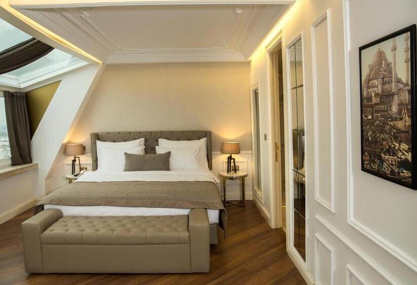 سوییت با چشم‌انداز دریا, Mina Hotel   Special Category