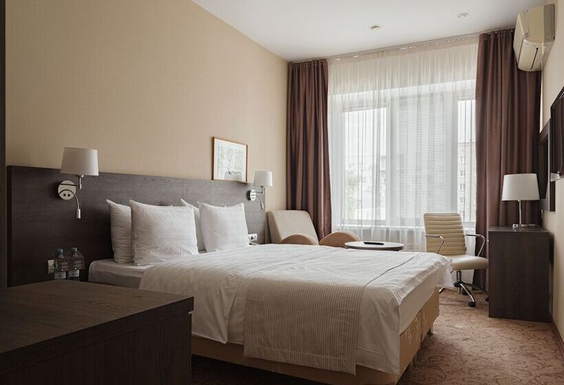 اتاق سوپریور, Oktyabrskaya