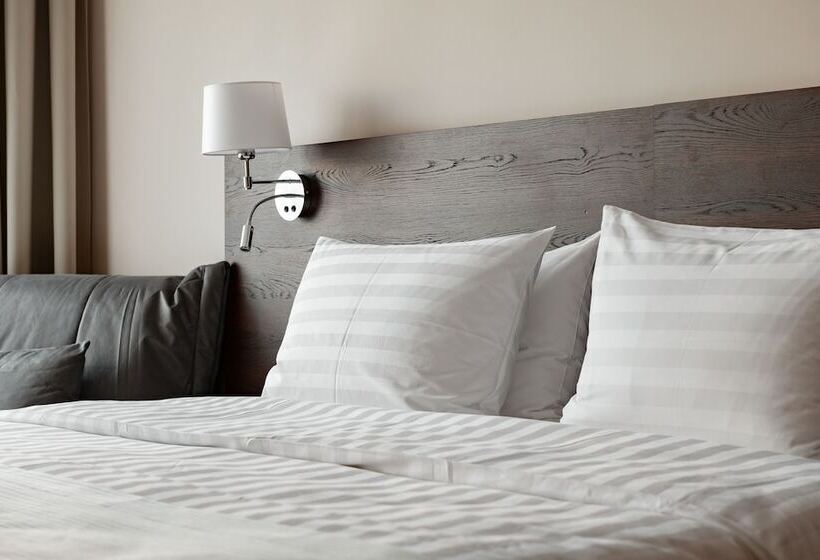 استودیوی استاندارد, Oktyabrskaya