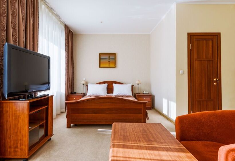 استودیوی استاندارد, Oktyabrskaya