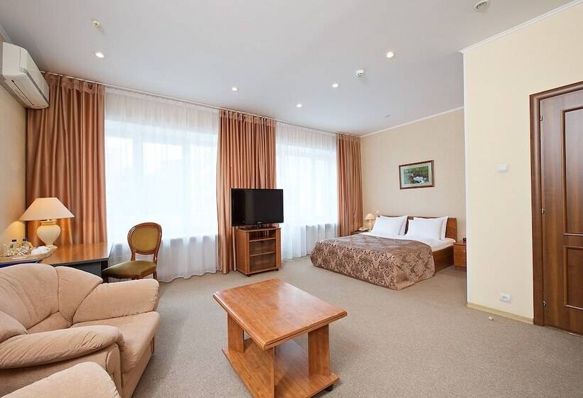 استودیوی استاندارد, Oktyabrskaya