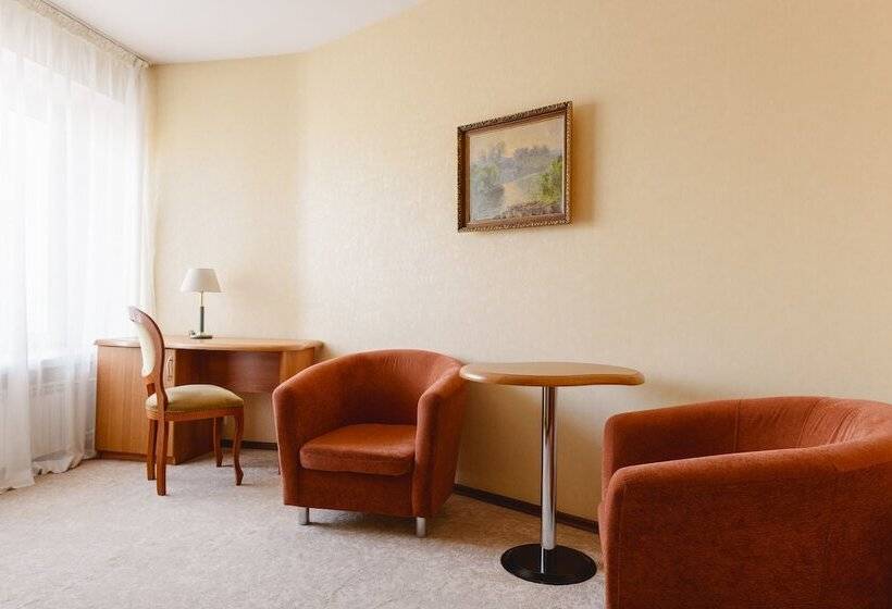 سوئیت راحتی, Oktyabrskaya