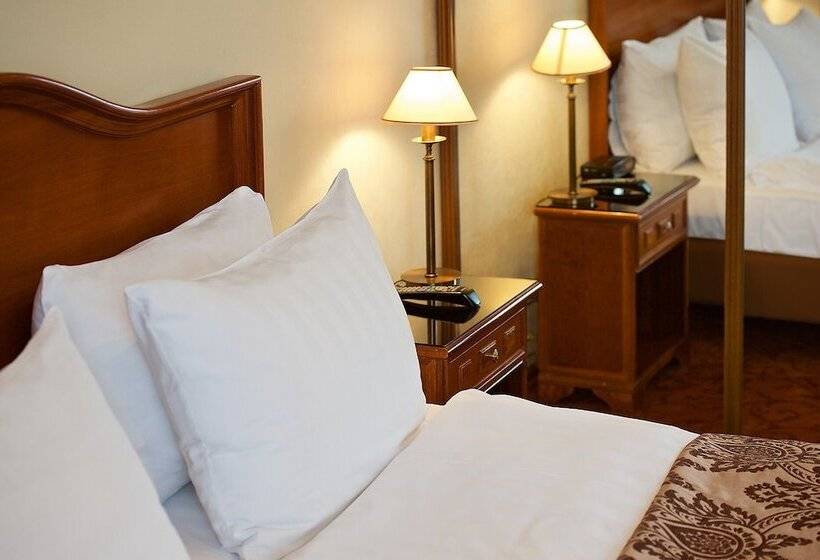 سوئیت راحتی, Oktyabrskaya