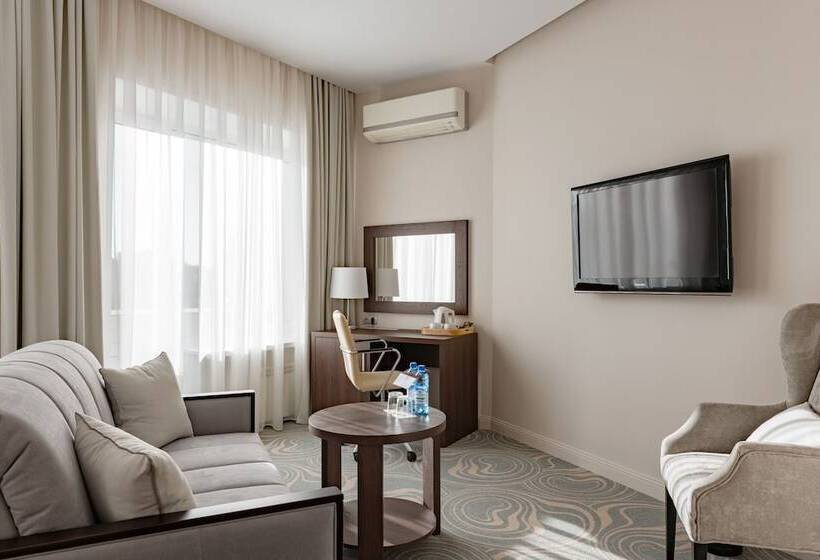 سوییت اجرایی, Oktyabrskaya