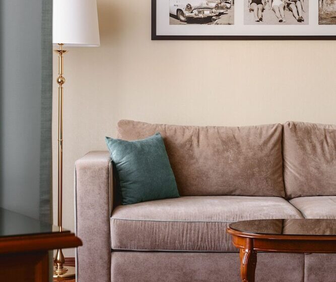 سوییت اجرایی, Oktyabrskaya