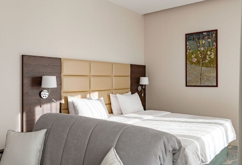 سوییت اجرایی, Oktyabrskaya