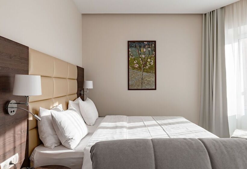 سوییت اجرایی, Oktyabrskaya