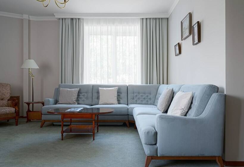 سوییت, Oktyabrskaya