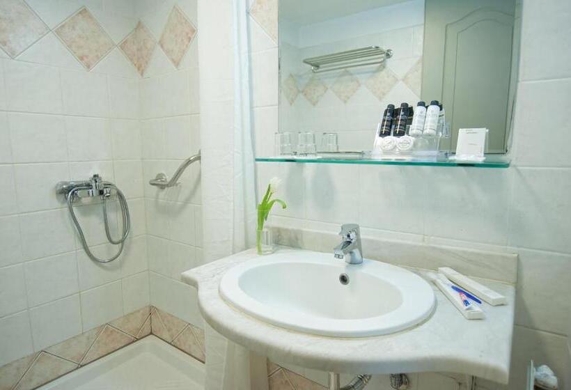 Quarto Triplo Economy, Parnassos Delphi