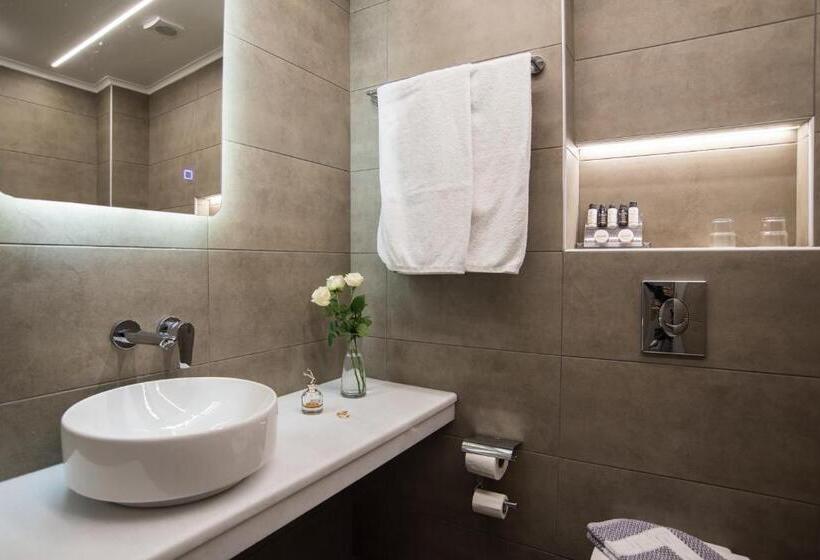 Quarto standart individual, Parnassos Delphi