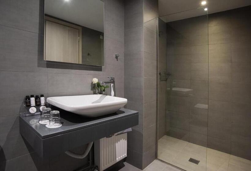 Quarto standard, Parnassos Delphi