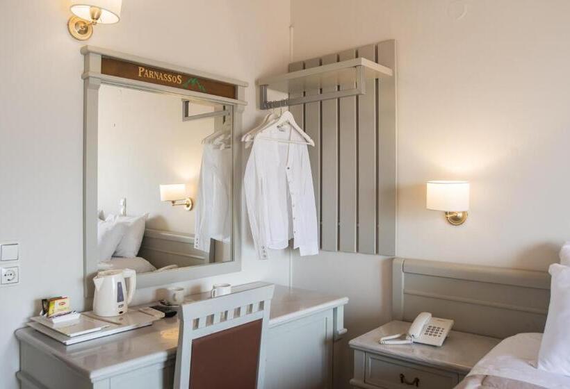 Quarto standart comunicado, Parnassos Delphi