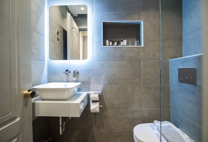 Quarto standart individual, Parnassos Delphi