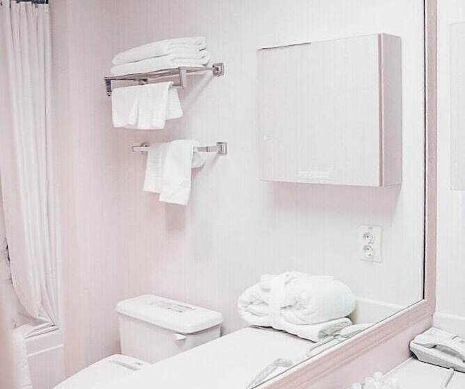 استودیوی لوکس, Santa Resort