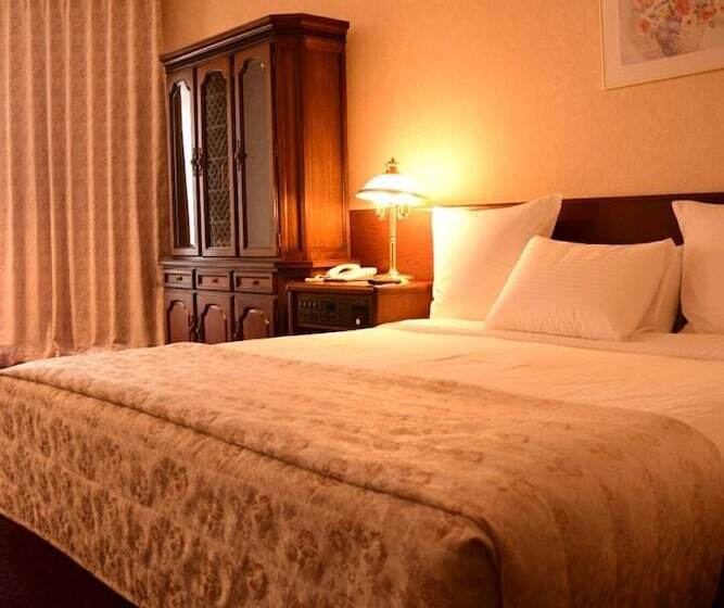 استودیوی لوکس, Santa Resort