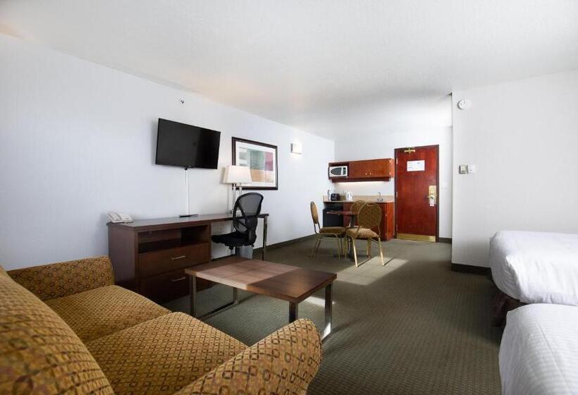 סוויטה משפחתית, Service Plus Inns And Suites