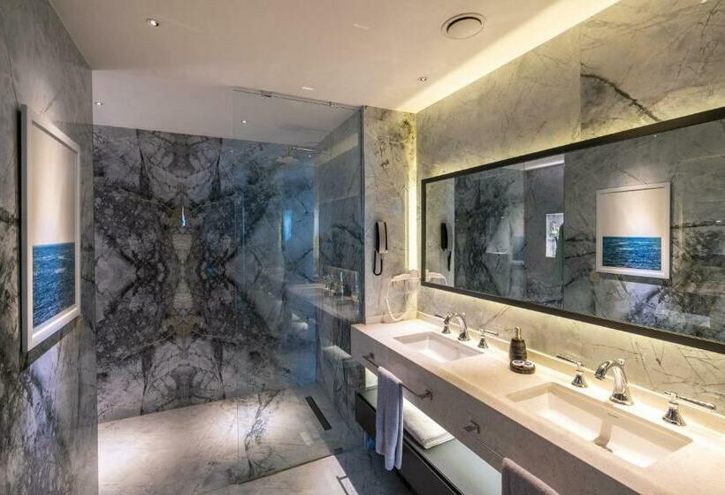 اتاق پرمیوم, Vicenza