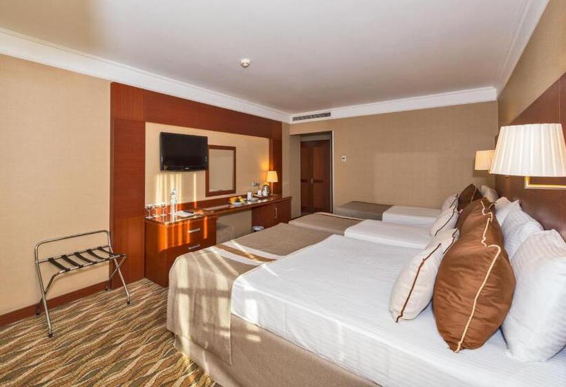 اتاق استاندارد سه نفره, Vicenza