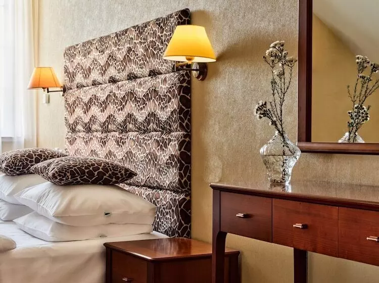 استودیوی استاندارد, Great Polonia Kraków Airport Ex Hotel Witek