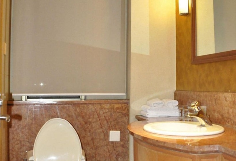 スーペリアールーム, World Trade