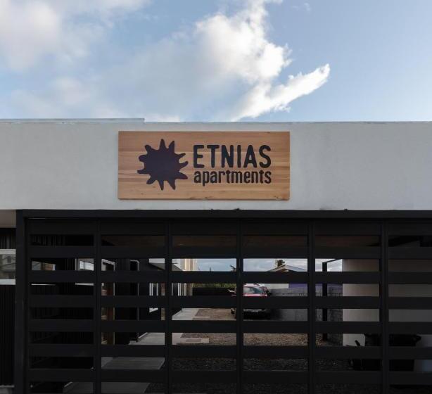 آپارتمان 2 خوابه, Etnias Apartments