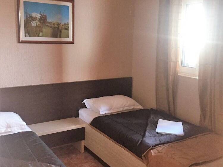 اتاق خانوادگی با چشم‌انداز دریا, Monte Perla Residence