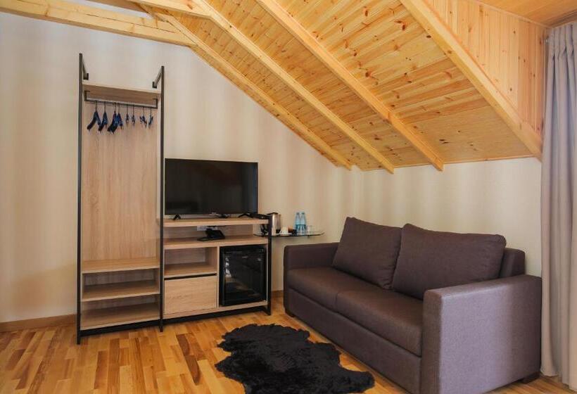 발코니가 있는 스위트, Chalet Dilijan Hotel & Restauarant