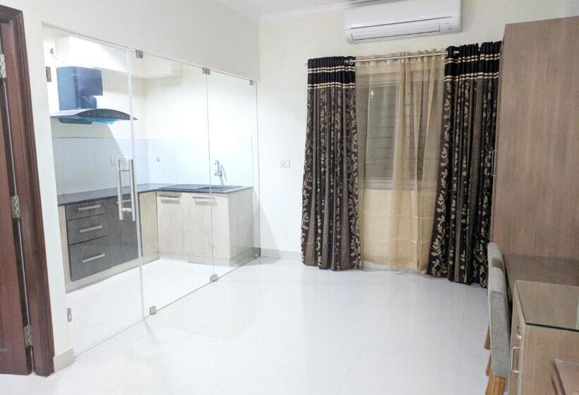 침실 1개 발코니 아파트, Clyford Suites