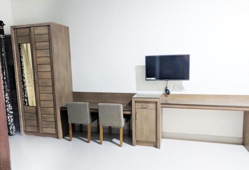 침실 1개 발코니 아파트, Clyford Suites