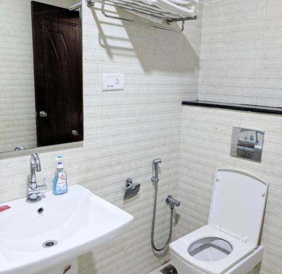 דירה בת חדר שינה 1 עם מרפסת, Clyford Suites