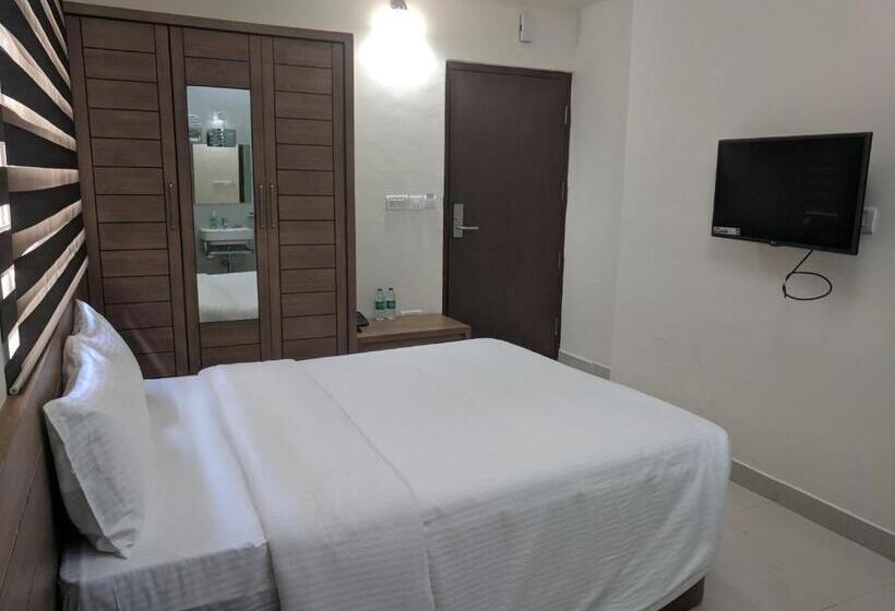 스탠다드 스튜디오, Clyford Suites