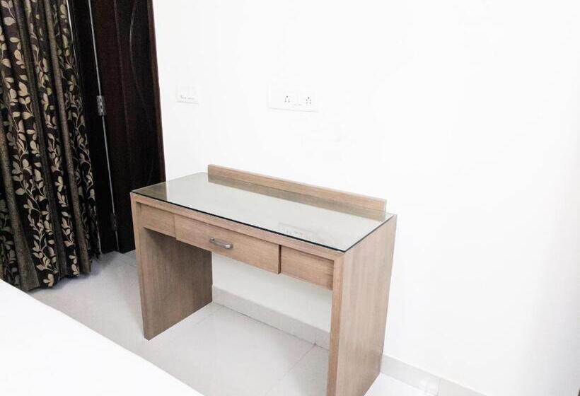 침실 1개 발코니 아파트, Clyford Suites