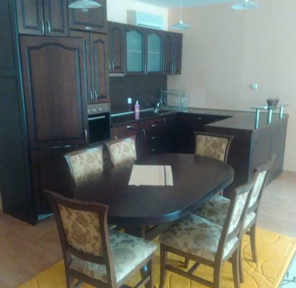 발코니가 있는 2 베드룸 아파트, Complex Oazis