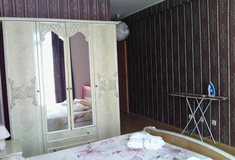 발코니가 있는 2 베드룸 아파트, Complex Oazis